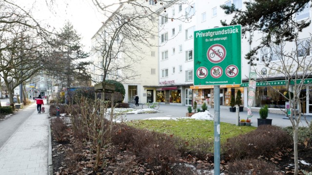 Nymphenburg: Für Randflächen sei oft nicht die Stadt zuständig, sagt Hanusch.