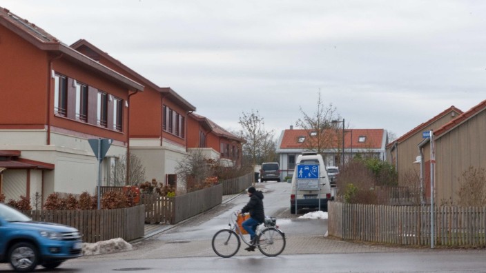 Immobilien in Ebersberg: Zu teuer für viele Einheimische: um das Grafinger Baugebiet "Wolfschlucht" gab es einigen politischen Ärger. In Grafing zahlt man im Schnitt 1,05 Millionen für ein Einfamilienhaus.