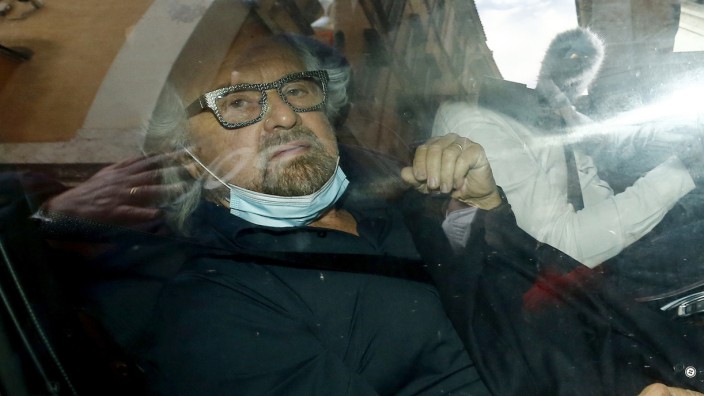 Italien: Er hat wieder mal alle Fäden in der Hand: Cinque-Stelle-Chef Beppe Grillo.