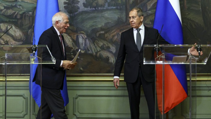 Russland-EU: Folgenschweres Treffen: Russlands Außenminister Sergej Lawrow (rechts) empfing vor einer Woche den EU-Außenbeauftragten Josep Borrell.