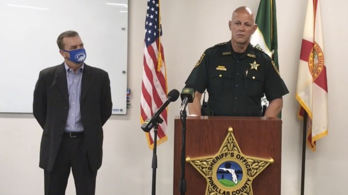 IT-Sicherheit: Der Sheriff von Oldsmar bei seiner Pressekonferenz am Montag.