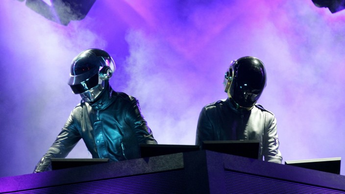 Pop: Daft Punk alias Thomas Bangalter und Guy-Manuel de Homem-Christo 2006 in Indio, Kalifornien.