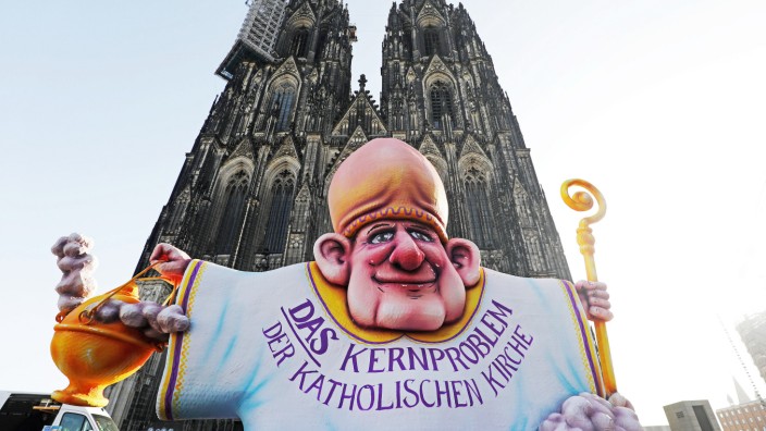 Protest gegen die katholische Kirche vor dem Dom in Köln