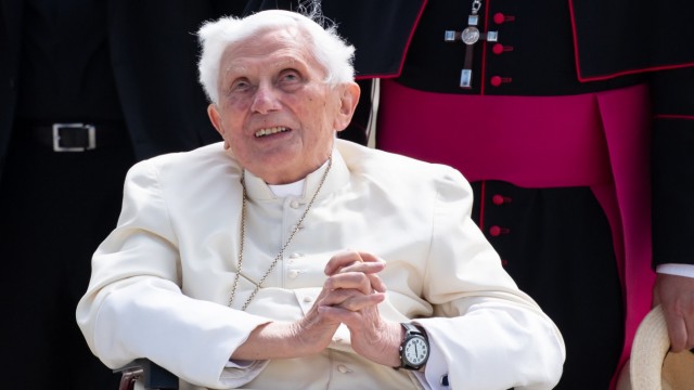 Leute: Joseph Ratzinger, der emeritierte Papst Benedikt XVI., auf einem Foto aus dem Juni 2020