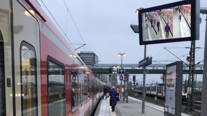 Öffentlicher Nahverkehr: Digitale Videotechnik soll, wie hier an der Donnersbergerbrücke, die Abfertigung der Züge beschleunigen.