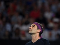 AUSTRALIAN OPEN DAY 11, Roger Federer of Switzerland looks on during the men s singles semi final against Novak Djokovi