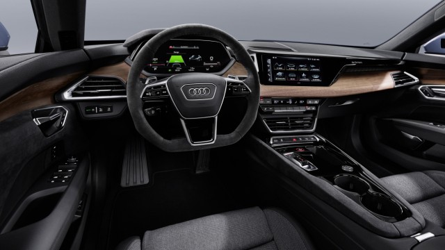 Audi E-Tron GT im Test: Die Bedienung des Audi E-Tron GT ist intuitiver geworden, die Materialqualität hochwertiger.