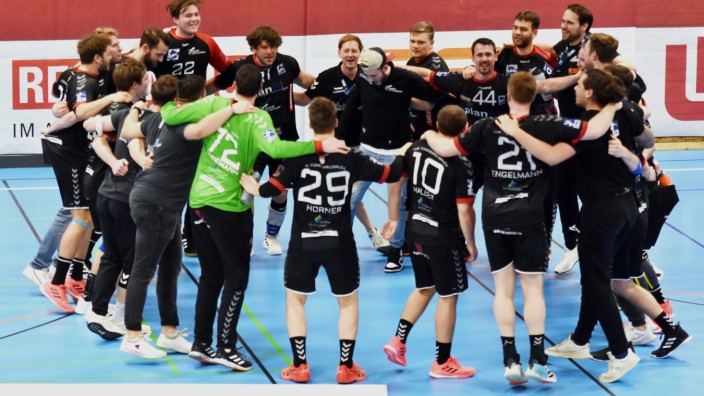 Handball: Eng zusammenrücken: Die Fürstenfeldbrucker Handballer haben am vergangenen Wochenende den Aufstiegsfavoriten VfL Gummersbach düpiert. Das gibt dem Tabellenletzten viel Zuversicht im Kampf um den Klassenverbleib.