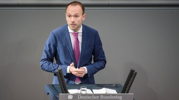 Sitzung des deutschen Bundestags Deutschland, Berlin - 25.10.2019: Im Bild ist Nikolas Löbel (CDU) während der Sitzung