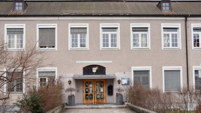 Kommunalfinanzen: Der Umbau der Philipp-Weiß-Schule muss nicht umgehend geschehen.