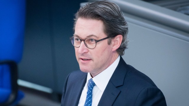 Berlin, Plenarsitzung im Bundestag Andreas Scheuer (Bundesminister für Verkehr und digitale Infrastruktur, CSU) während