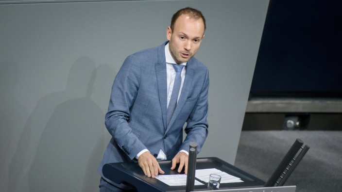 Sitzung des deutschen Bundestags Deutschland, Berlin - 24.10.2019: Im Bild ist Nikolas Löbel (CDU) während der Sitzung
