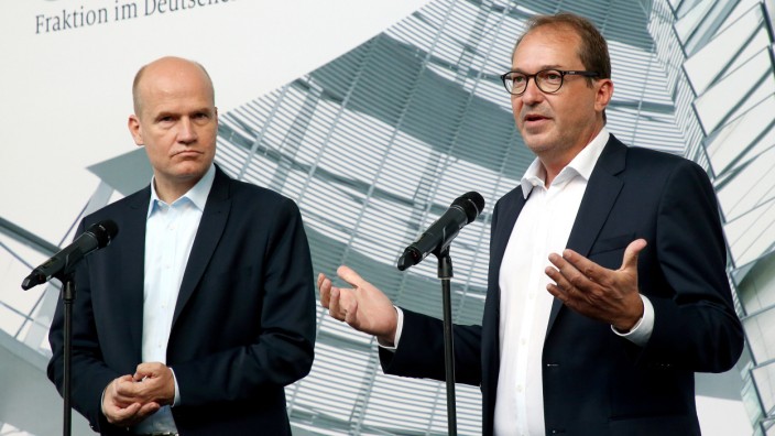 CDU/CSU im Bundestag: Ralph Brinkhaus und Alexander Dobrindt zur Maskenaffäre