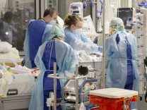 Coronavirus: Notfallmediziner fordern Rückkehr zum Lockdown