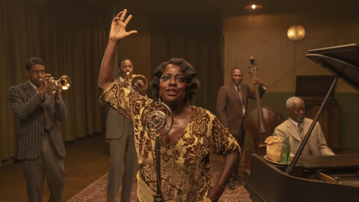 Oscars 2021: Für die 93. Oscarverleihung ist eine Rekordzahl an nicht-weißen und weiblichen Filmschaffenden nominiert. Hier: Viola Davis und Chadwick Boseman (l.) in "Ma Rainey's Black Bottom".
