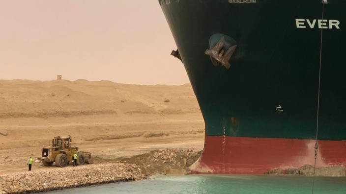 Containerschiff "Ever Given" blockiert den Suezkanal