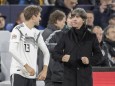 Thomas MUELLER l Müller GER mit Joachim Jogi LOEW LÖW Trainer Bundestrainer GER Einwechslu; JOachim Löw Thomas Müller