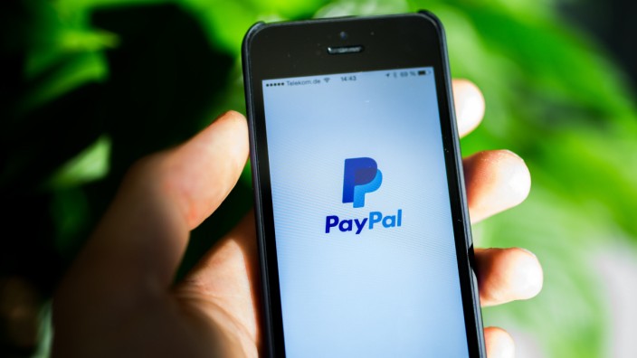 Bezahldienst "Paypal" auf einem Handy