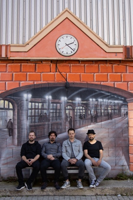 Musik: Schlagzeuger Wolfi Müller (links) fehlt. Geblieben sind Daniel Jaud, Chris Mayer und Sebastian Pilous.