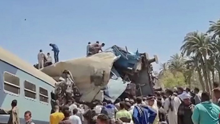 Ägypten: Die beiden Züge stießen in dem Ort Tahta südlich der Stadt Assiut zusammen.