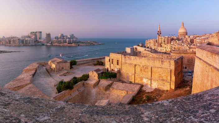 Finanzkriminalität: Blick auf Maltas Hauptstadt Valletta: Die Insel verdient gut an Online-Casinos.