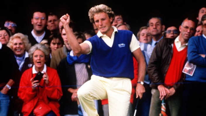 Bernhard Langer Golf 1985 in Bremen Siegerjubel Bremen Deutschland *** Bernhard Langer Golf 1985