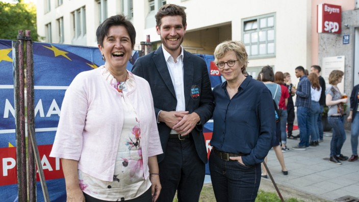 Bundestagswahl: Korbinian Rüger, hier im Europawahlkampf mit der Europaabgeordneten Maria Noichl (links) und SPD-Landeschefin Natascha Kohnen, will Direktkandidat für die Bundestagswahl werden.