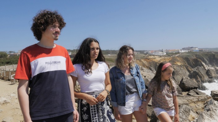 Bundesverfassungsgericht: Kinder und Jugendliche aus Portugal - hier vier der sechs Kläger - sind vor den Europäischen Gerichtshof für Menschenrechte gezogen, um mehr Klimaschutz einzufordern.