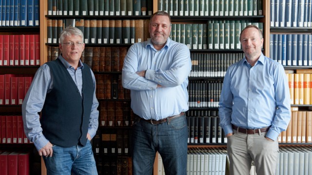 Report: Origenis-Vorstandschef Michael Almstetter (Mitte) und seine Mitgründer Michael Thormann (rechts) und Andreas Treml (links).
