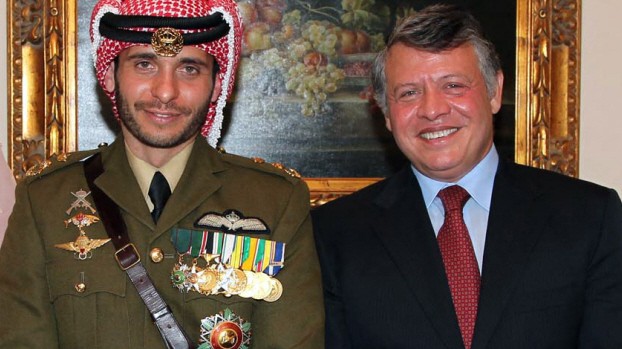 Jordanien: Bei seiner Hochzeit 2012 war Hamza bin Hussein noch gut Freund mit seinem Halbruder, König Abdullah (rechts) - nun soll er einen Putsch geplant haben.