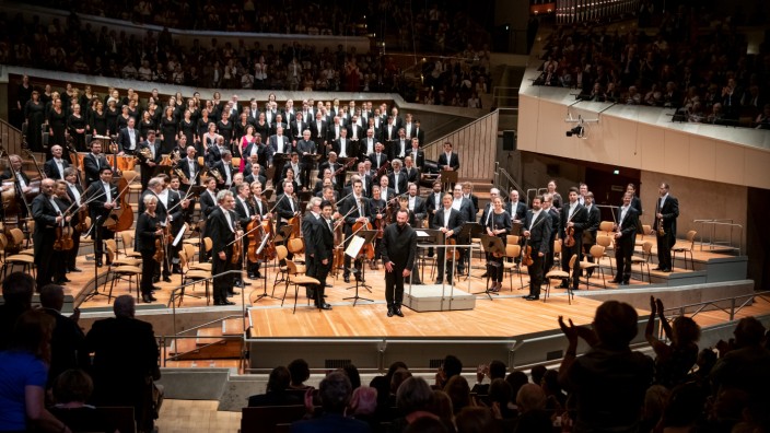 Konzert der Berliner Philharmoniker mit neuem Dirigenten