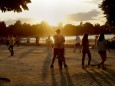 People at the shore of the pond. El Retiro Park, Madrid. Madrid Madrid Spain Copyright: xArturoxRosasx ARM-XA2968