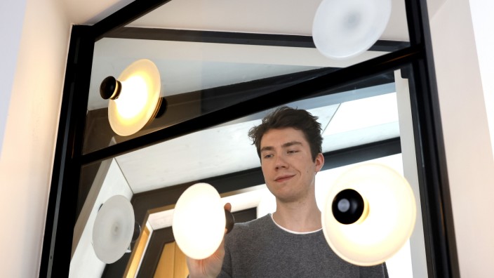Freisinger Startup "Neozoon": "Die Leuchte kann überall sein, wo vorher keine war", sagt der 25-jährige Startup-Unternehmer Lukas Heintschel über sein Produkt. Jetzt startet er eine Crowdfundingkampagne.