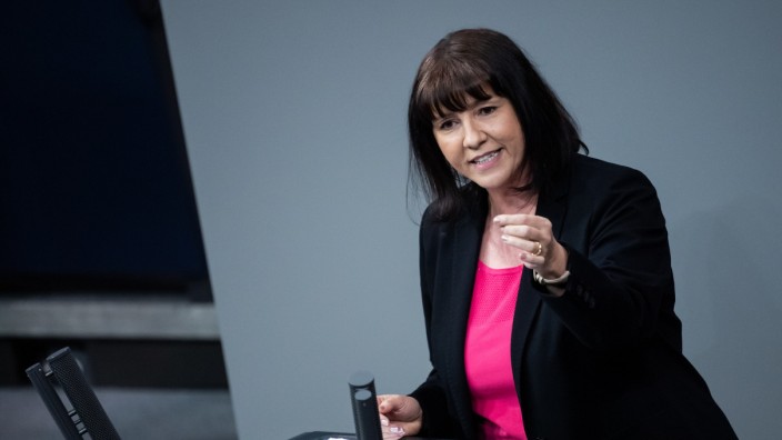Bundestag: Joana Cotar war bisher digitalpolitische Sprecherin der AfD-Bundestagsfraktion - nun verlässt sie diese.