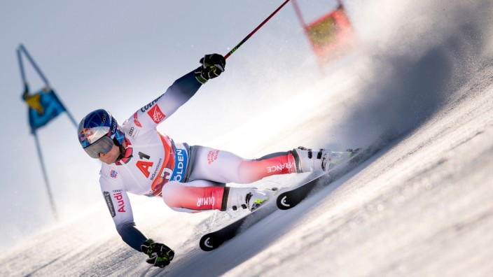 Ski alpin: Perfekte Neigetechnik: Der 30-Jährige fährt selten am spektakulärsten, dafür technisch sauber - und schnell.
