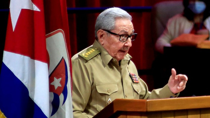 Kuba: Raúl Castro geht und tritt von seinem Posten als Chef der Kommunistischen Partei Kubas zurück.