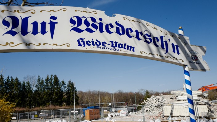 Ortsentwicklung: Die Gaststätte Heide-Volm wurde vor zwei Jahren abgerissen. jetzt hat die Gemeinde sich das Grundstück gesichert.