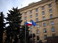 Nachdem Tschechien 18 russische Diplomaten ausgewiesen hat, hat Moskau 20 Mitarbeiter der tschechischen Botschaft zu "unerwünschten Personen" erklärt. Die Krise setzt sich fort.
