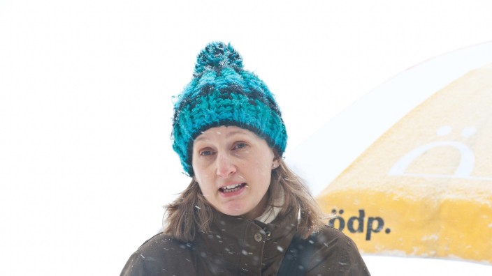 Im Landkreis: Im Schneegestöber hat die ÖDP in Erding und Ebersberg Charlotte Schmid im Januar zur Kandidatin gekürt. Am Ziel war sie damit noch nicht.
