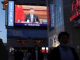 Klimawandel: Chinas Präsident Xi Jinping auf einer Videoleinwand während eines Klimagipfels
