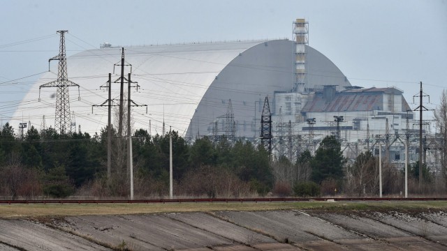 Tschernobyl: Der neue Sarkophag für den Unglücksreaktor von Tschernobyl hat eine Spannweite von 260 Metern.