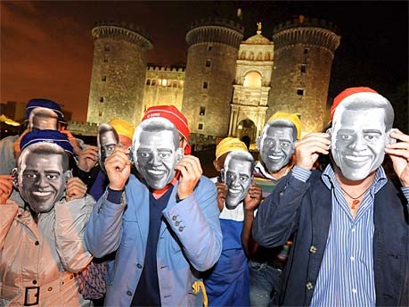 Fans von Barack Obama in Neapel; dpa