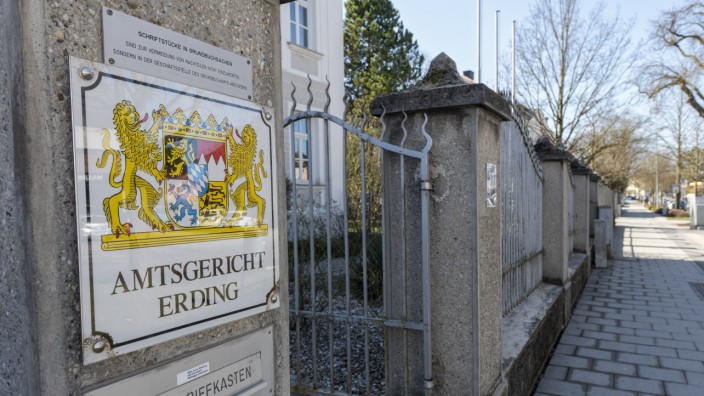 Urteil in Erding: Amtsgericht Erding: Zu gravierend für eine Bewährungsstrafe.