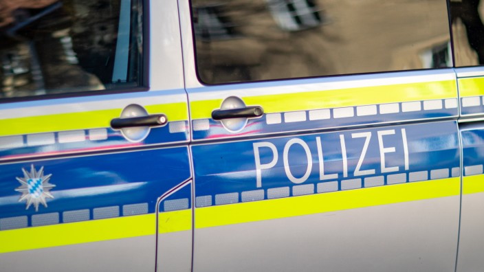 Olching: Nach einer Unfallbeteiligten sucht die Polizei in Germering.