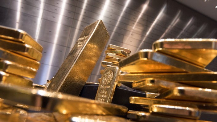 Goldbarren im Tresorraum des Goldhändlers Pro Aurum in München, 2020