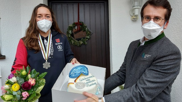 Coronavirus im Landkreis Starnberg: Stolz auf Starnbergs erfolgreiche Skisportlerin Kira Weidle im Februar 2021.