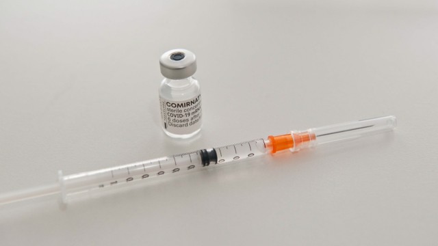 Corona-Pandemie: Die Zahl der Impfwilligen im Landkreis ist groß, doch mit dem Impfstoff-Nachschub hapert es.