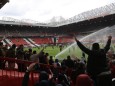 Premier League: Fans von Manchester United protestieren im Old Trafford