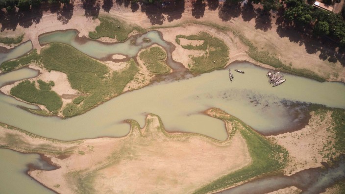 Klima: Auch aus Feuchtgebieten, Seen und Flüssen, hier das innere Nigerdelta, können große Mengen Methan entweichen.