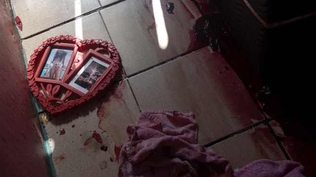 Polizeigewalt in Brasilien: Auf Bildern aus Jacarezinho sind blutverschmierte Wohn- und sogar Kinderzimmer zu sehen.